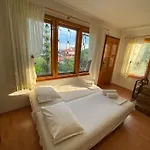 Stella - Private House With Parking Spot, Pool And Sea View Varna