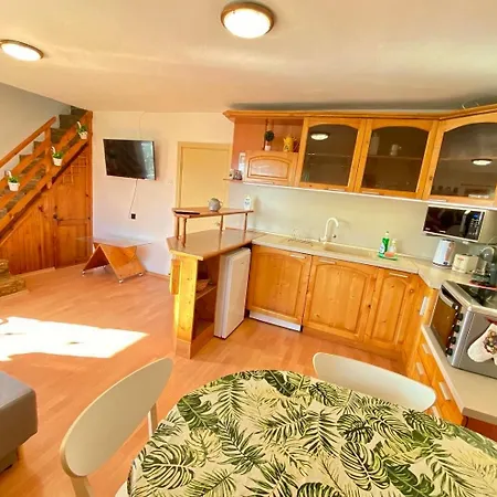 Vilă Stella - Private House With Parking Spot, Pool And Sea View