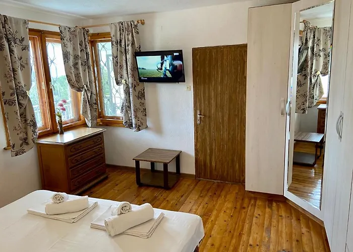 Stella - Private House With Parking Spot, Pool And Sea View Villa Varna