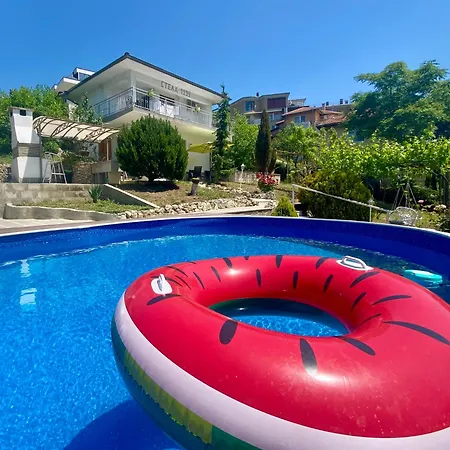 Stella - Private House With Parking Spot, Pool And Sea View * Várna